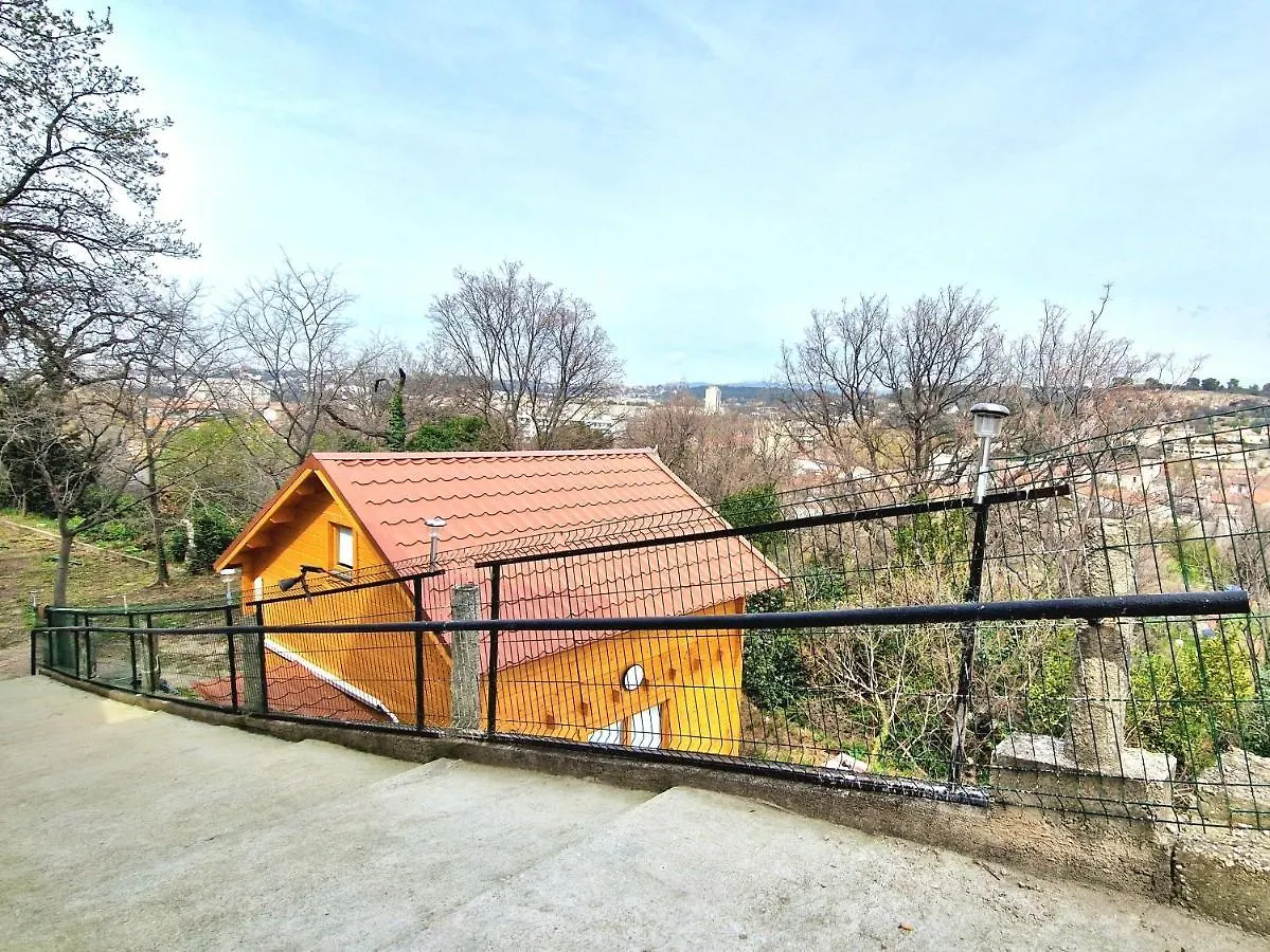 Chalet Marseille Hauteur 0*,  France